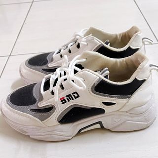 (Category: ) located in . Submitted by prelove_ootd (Listing ID 1225010557, Image 1). Description: .