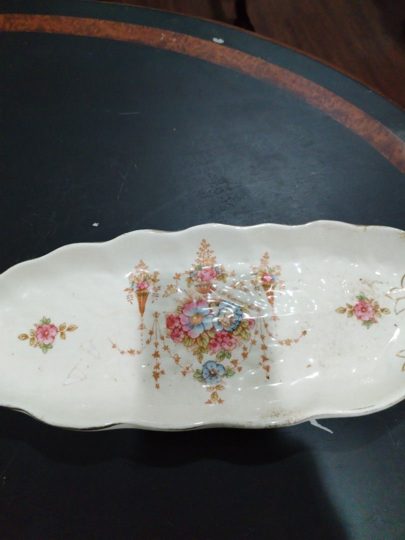 Victorian Leafy Dish, Hobbies & Toys, Collectibles & Memorabilia