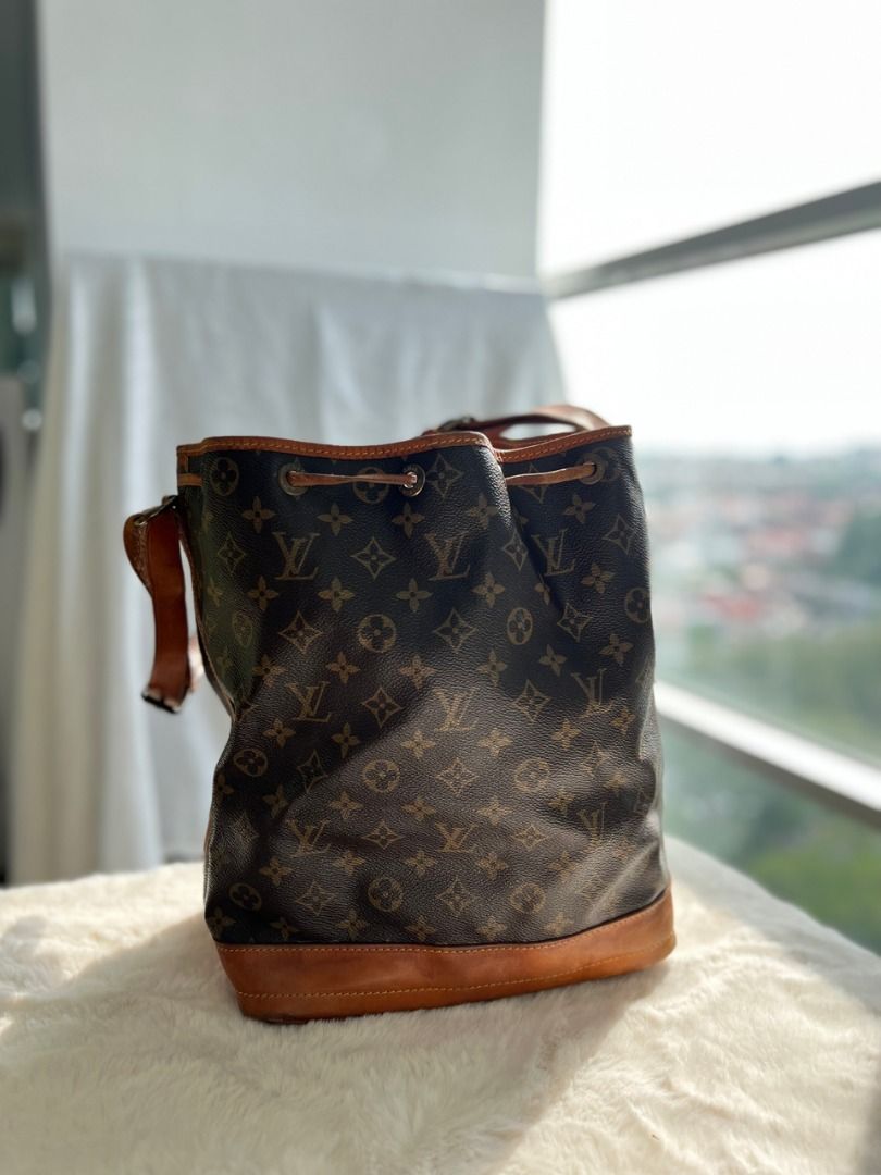 100% authenticity Guaranteed - Louis Vuitton Bucket PM Gm/Large / Brown