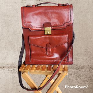 Vintage style leather bag