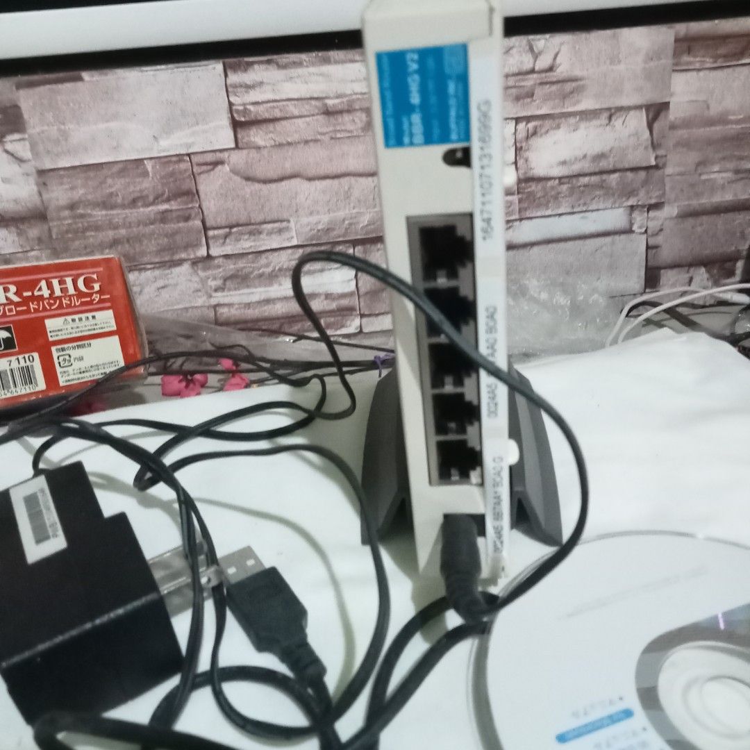 WIRED BROADBAND ROUTER (Category: Networking) located in Malolos. Submitted by laxada_japan.surplus (Listing ID 1224938893, Image 3). Description: BUFFALO WIRED BROADBAND ROUTER SMART BITS WIN and MAC/CATV/ADSL/DESKTOP 100-240volts 98.7Mbps Tested ok.