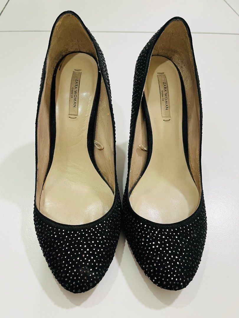 Black court deals shoes size 4