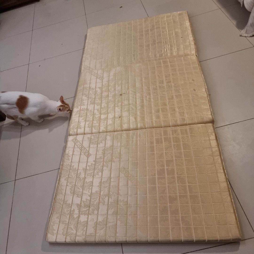 2nd hand foldable mattress as shown in photo, Furniture & Home Living