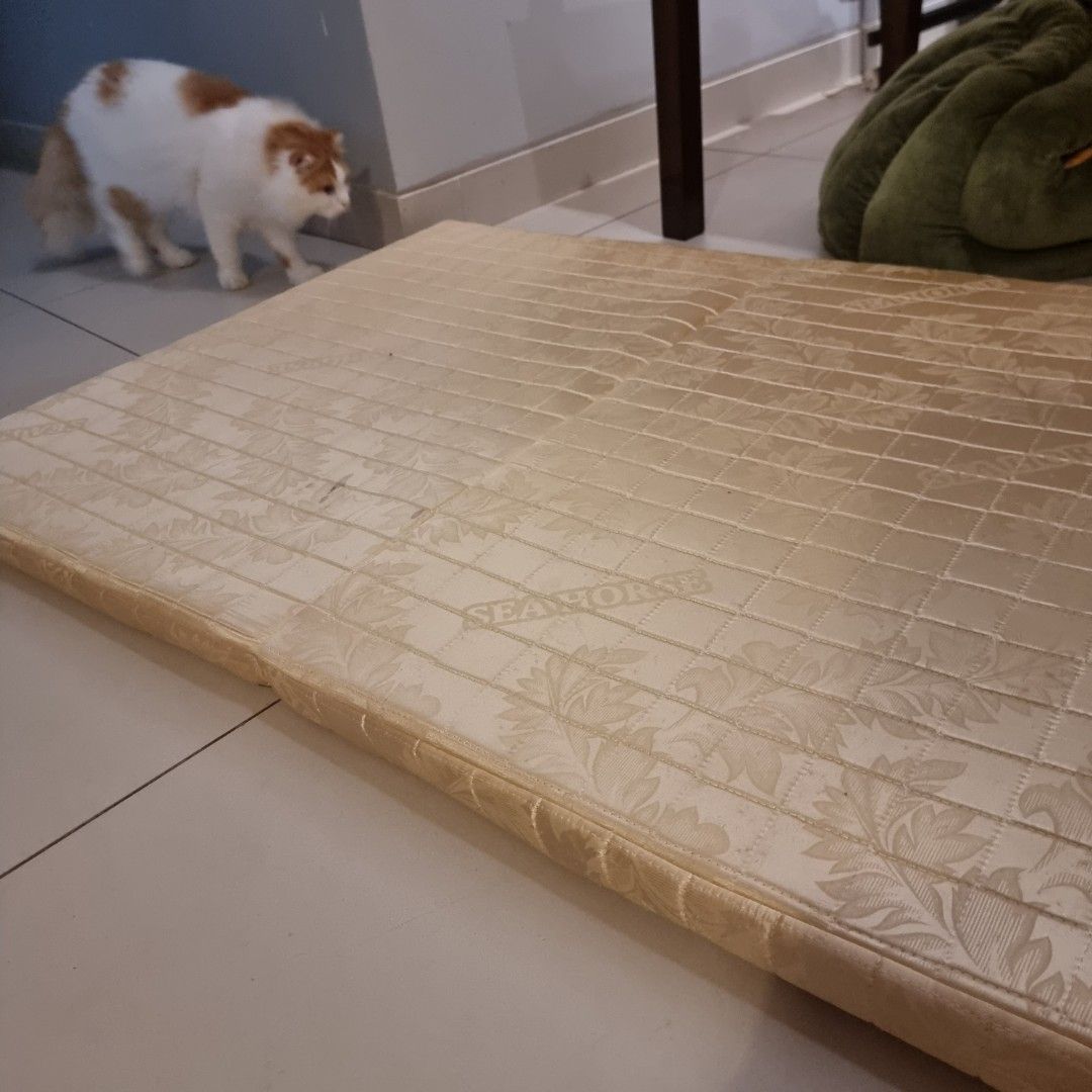 2nd hand foldable mattress as shown in photo, Furniture & Home Living