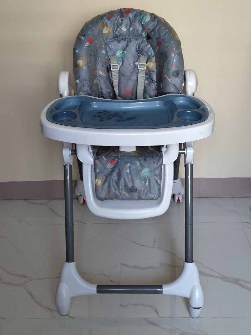 2nd Hand Mamas and Papas Snax Adjustable Highchair with Removable Tray