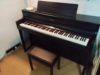 95% New 2020 Roland HP-704 

全木鍵數碼鋼琴 真鋼琴觸感 Digital Piano