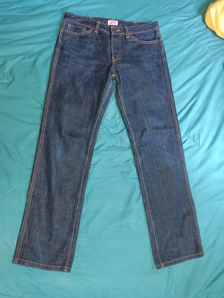 A Bathing Ape (Category: Jeans & Leggings) located in Tanah Merah. Submitted by pejablack (Listing ID 1225270021, Image 2). Description: A Bathing Ape Denim Pants -MADE IN JAPAN -SIZE 32 LBUH 37.5 -CAWAT 11 PAHA 20 KAKI 14 -KONDISI HARI RAYA.
