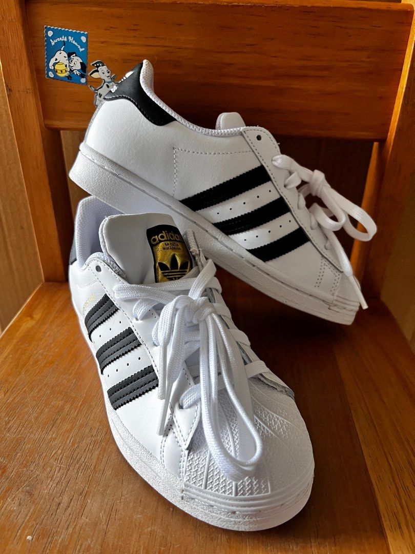 adidas superstar crease