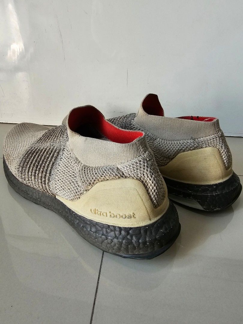 Adidas ultra boost store laceless carbon beige