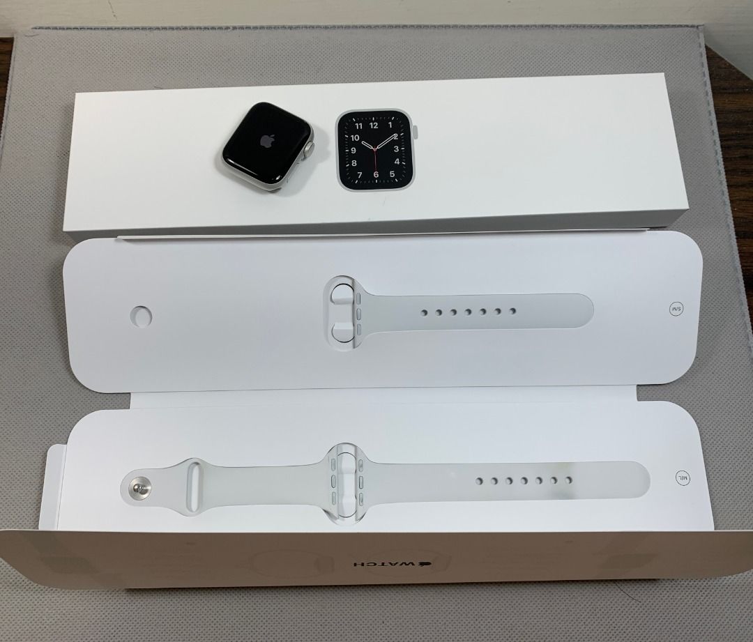 Apple Watch SE(GPS版) 40mm A2351蘋果手錶, 手機及配件, 智能穿戴裝置