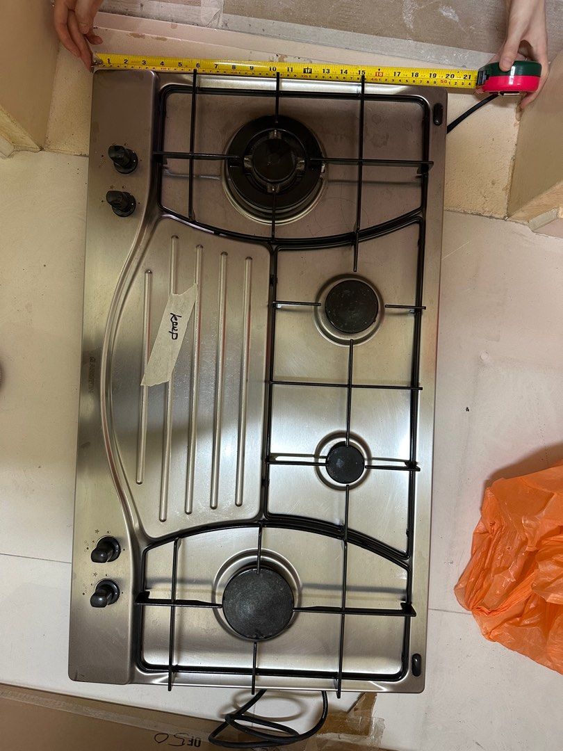 Ariston stove & Hood, TV & Home Appliances, Kitchen Appliances, Hobs & Hoods on Carousell