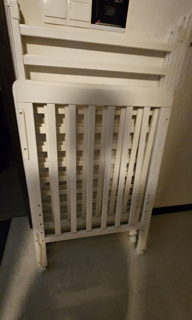 Baby cot with adjustable rail and cot height, Babies & Kids, Baby