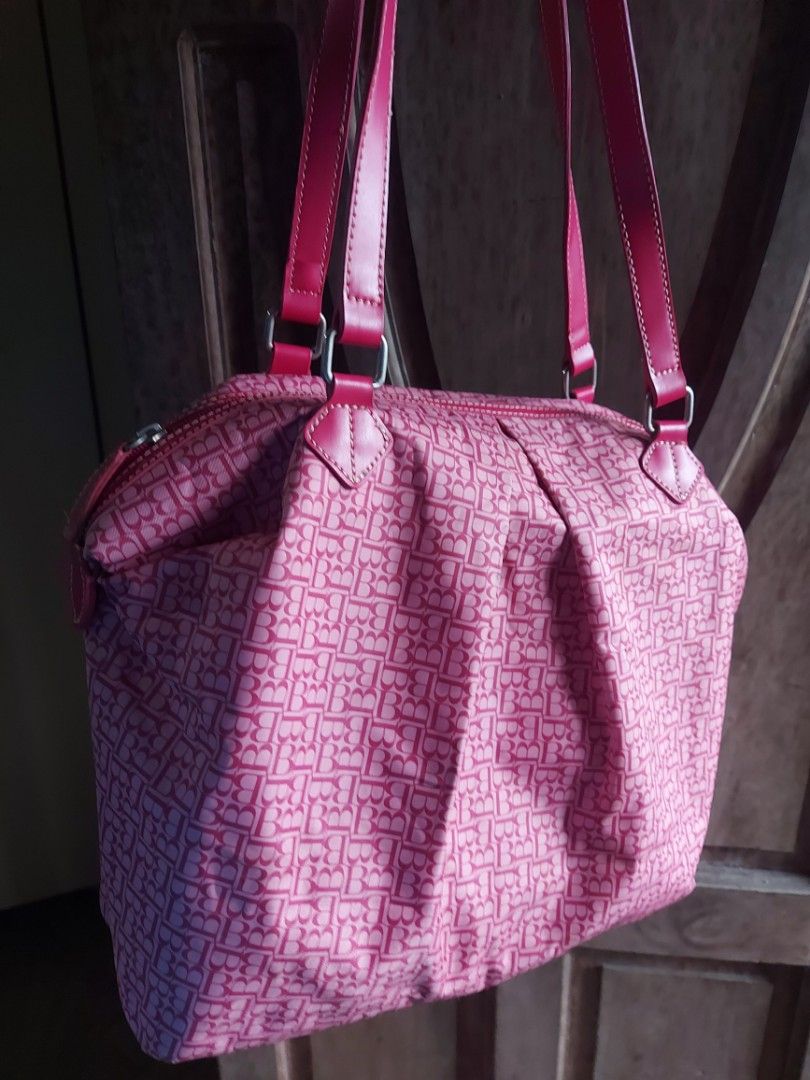 🔴BANABANA SHOULDER BAG (Category: Shoulder Bags) located in Dipolog. Submitted by snegrej10 (Listing ID 1225302305, Image 2). Description: 💰Payment first policy. 💰MOP: GCASH ONLY (09066048910 Jergens Mae Manabit) 📌J&T Door to door delivery 👉ADD SF: P89.00 📌LBC Cash On Pick-up 👉 SF: P95.00 (SF payment upon pick-up by buyer) Thank you🤗.