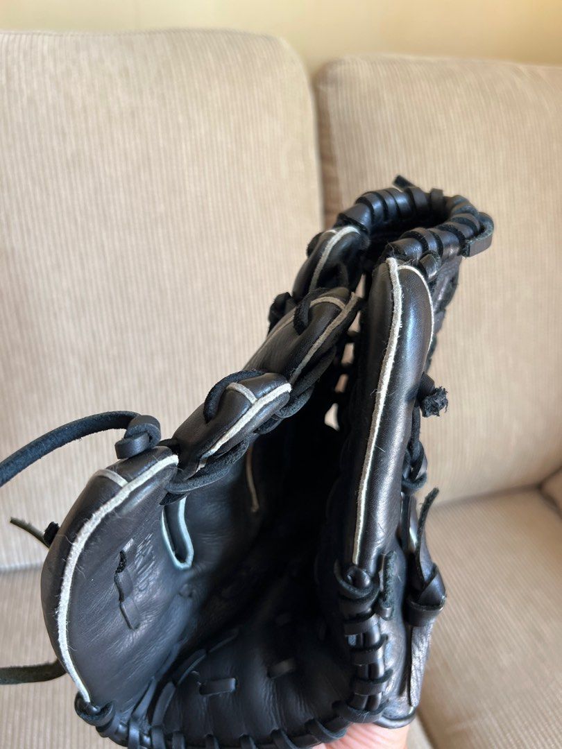 Asics baseball glove outlet