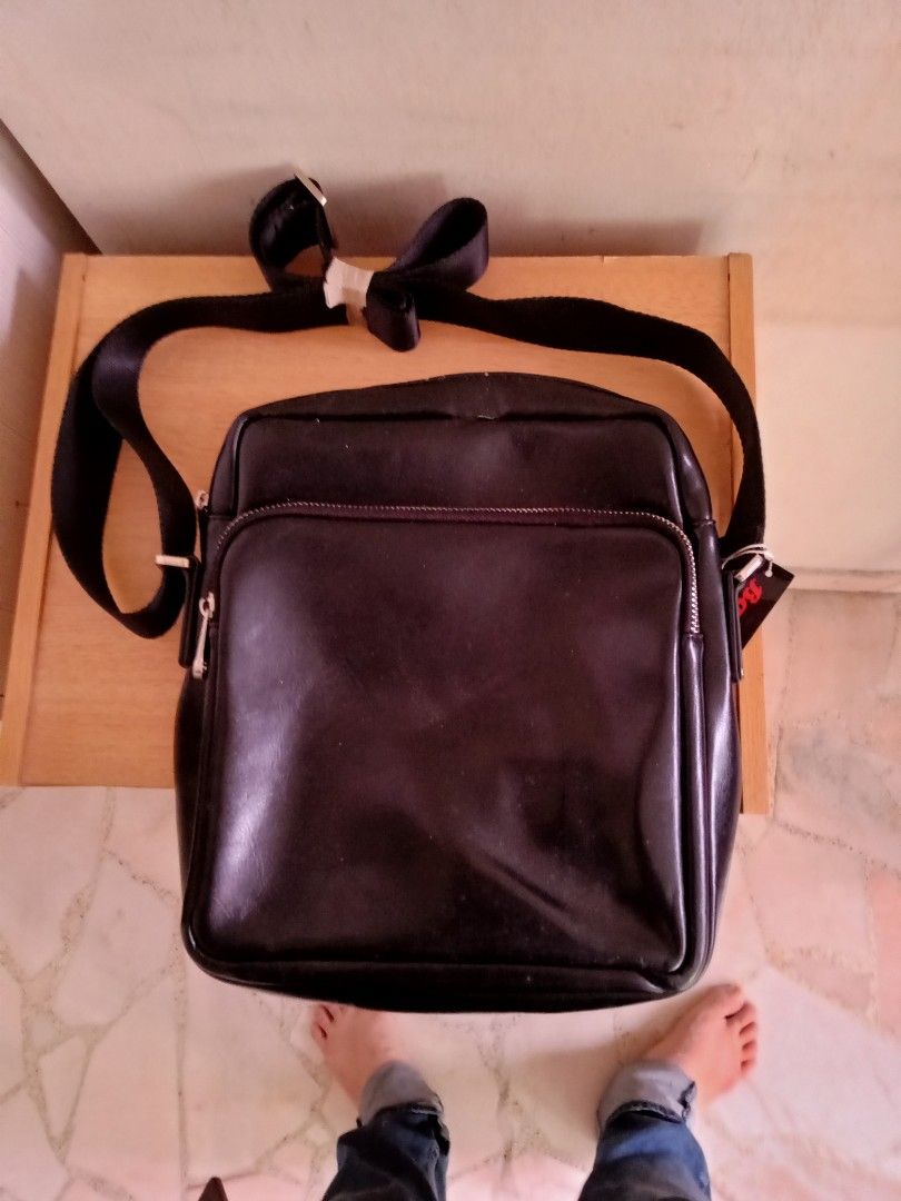 Bata s black sling bag