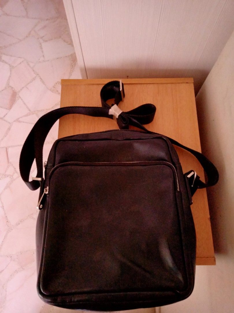 Bata s black sling bag
