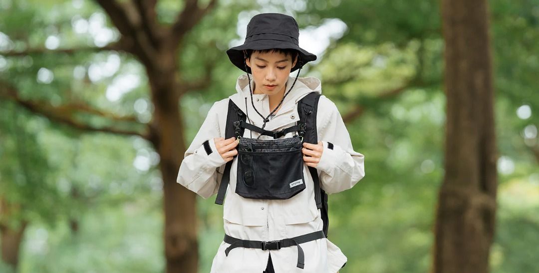 BITPLAY] Wander Pack Sacoche 2L - 簡約隨身小包, 男裝, 袋, 小袋 - Carousell