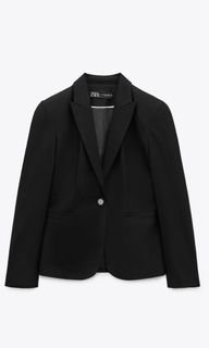 (Category: ) located in . Submitted by dcwardrobe01 (Listing ID 1225282075, Image 1). Description: .