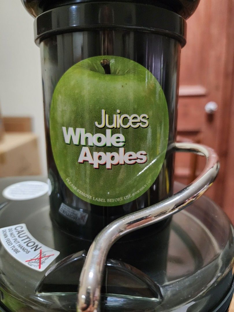 Breville JE900 Juice Fountain Professional Juice Extractor, TV & Home