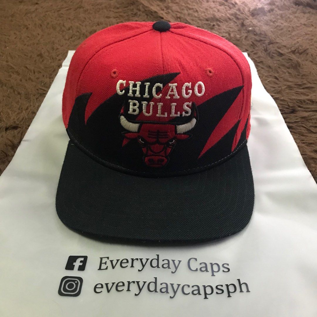 Chicago Bulls Stooth (red dome) cap by Mitchell & Ness, Men's Fashion ...