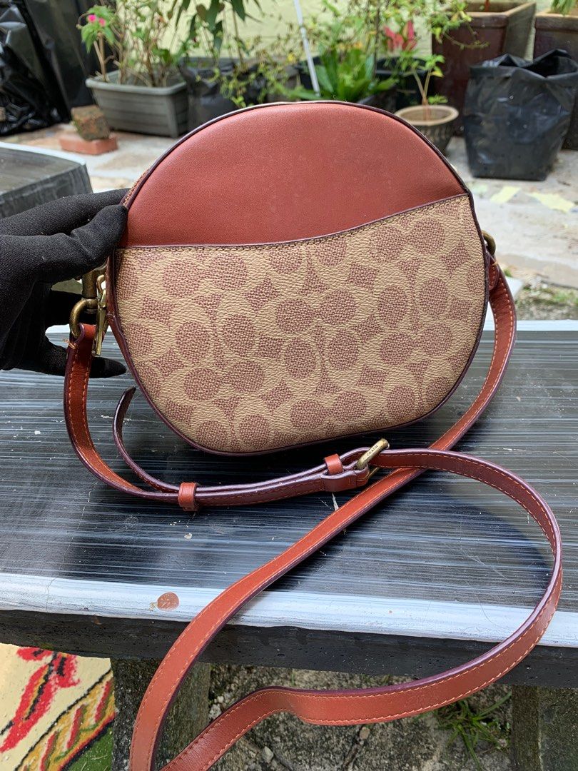 Coach sales canteen bag