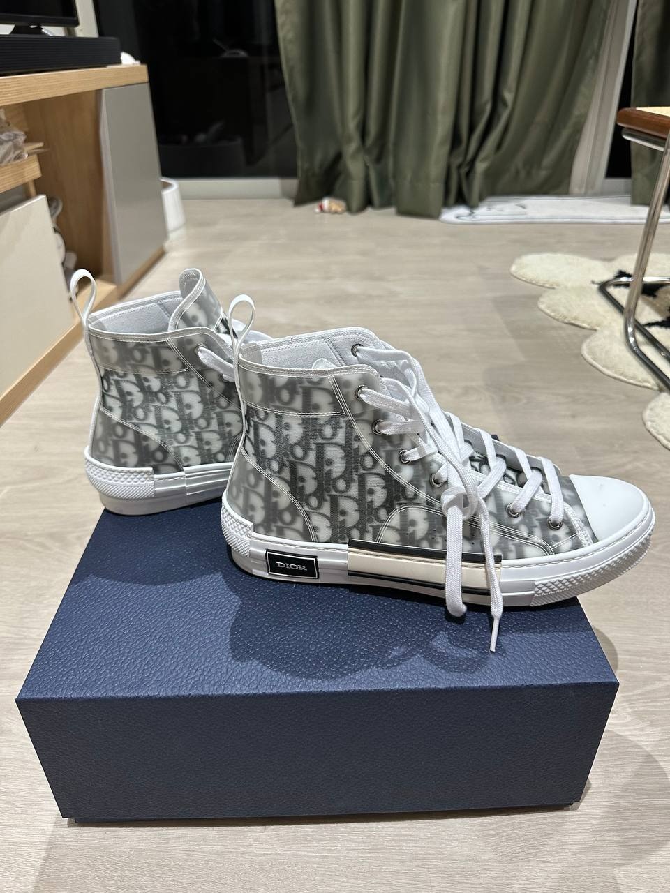 b23 high top sneakers