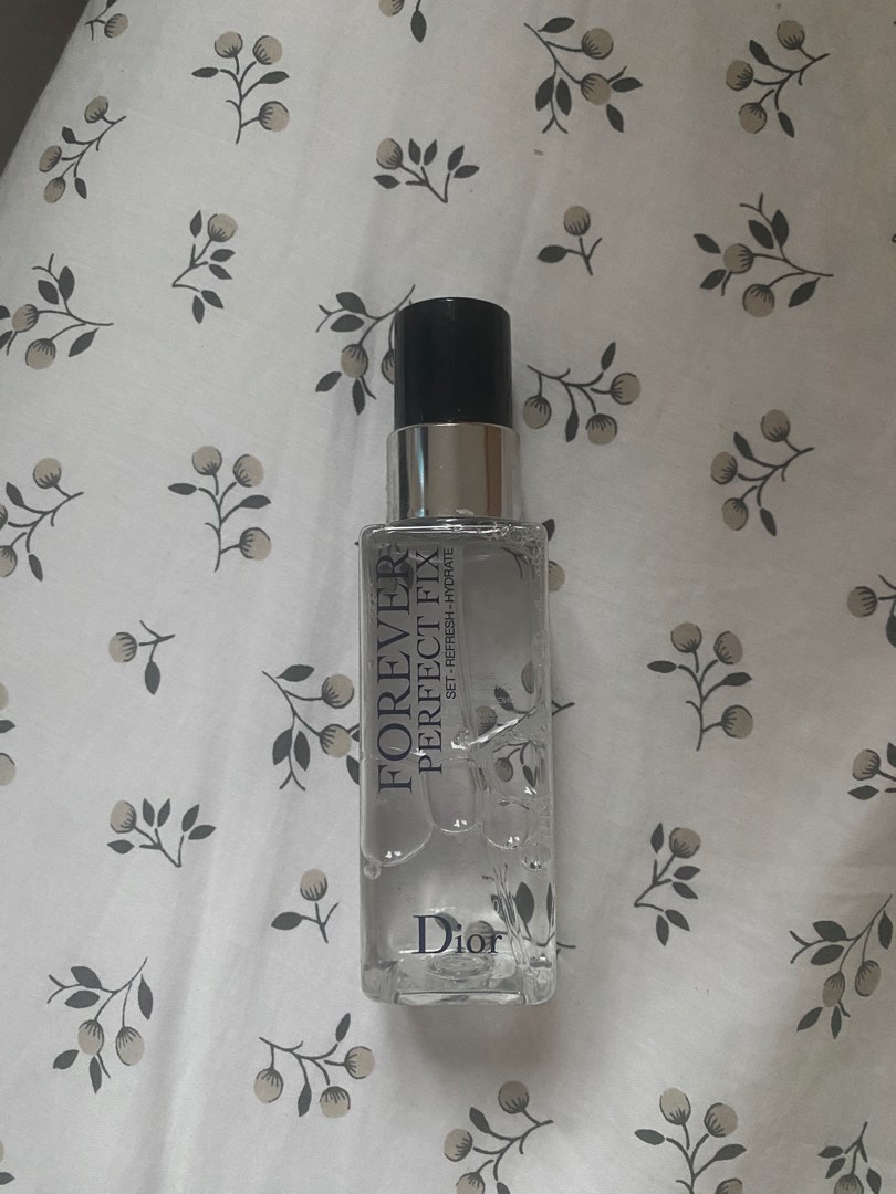 Dior Forever Perfect Fix is the 1st Dior tripleaction face mist it has  lasting wear sets makeup and delivers instant hydration all in a single  step  By Mani Ram Balwant Rai 