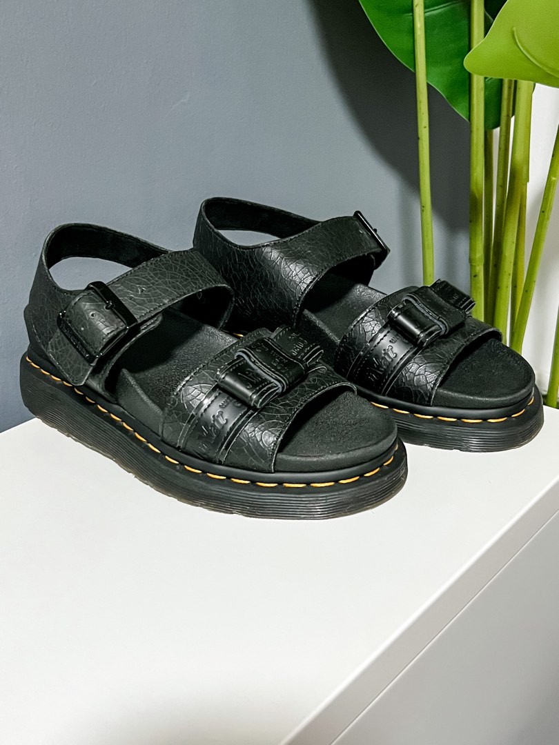 Romi crackle dr martens outlet