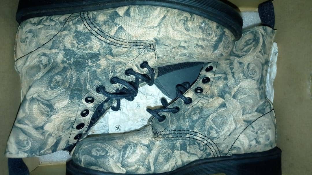 DR. MARTENS SKULL ROSES