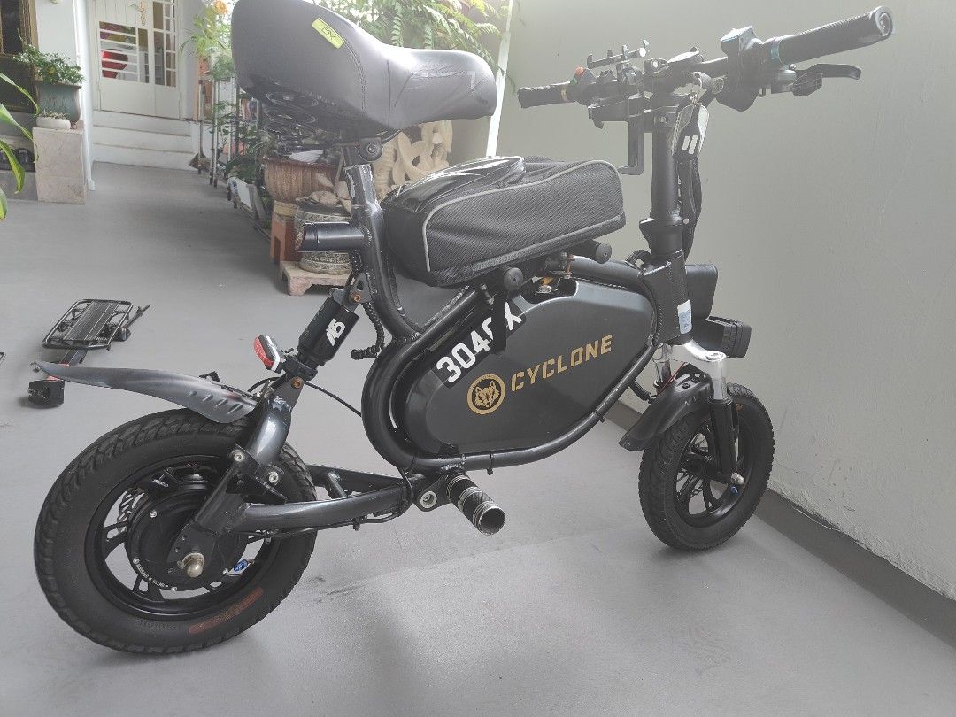 Electrowolf Cyclone, Sports Equipment, PMDs, EScooters & EBikes, EScooters & EBikes on Carousell