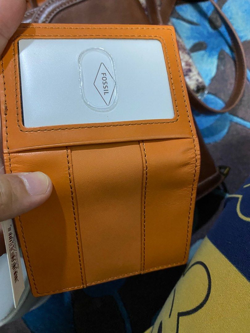 Fossil card holder, Women's Fashion, Bags & Wallets, Purses & Pouches on Carousell