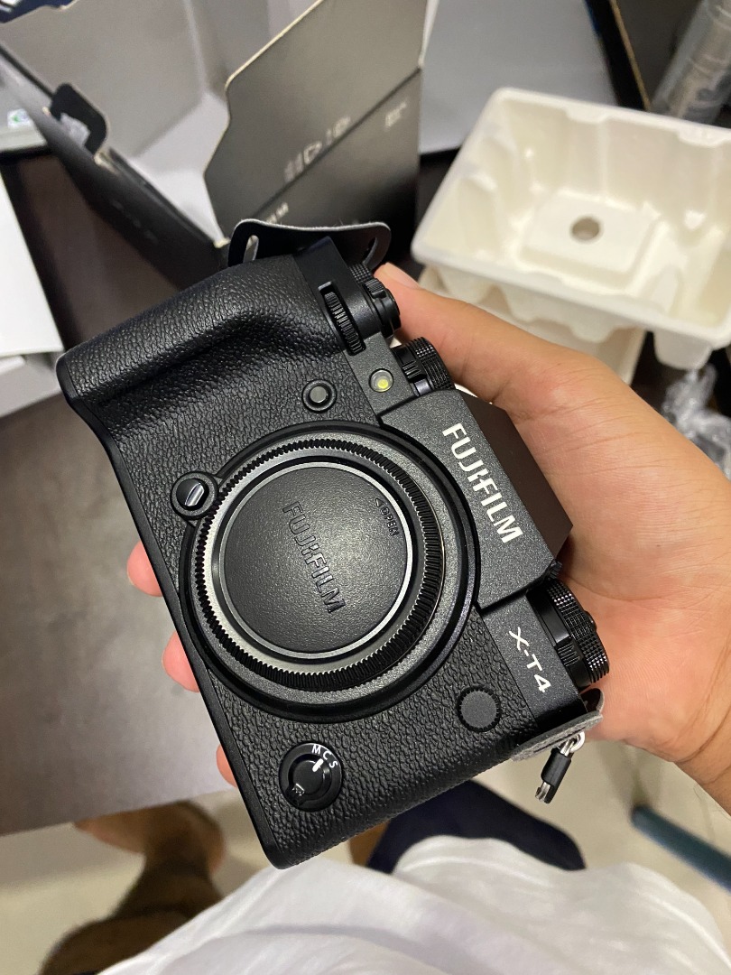 Fuji XT4, Photography, Cameras on Carousell