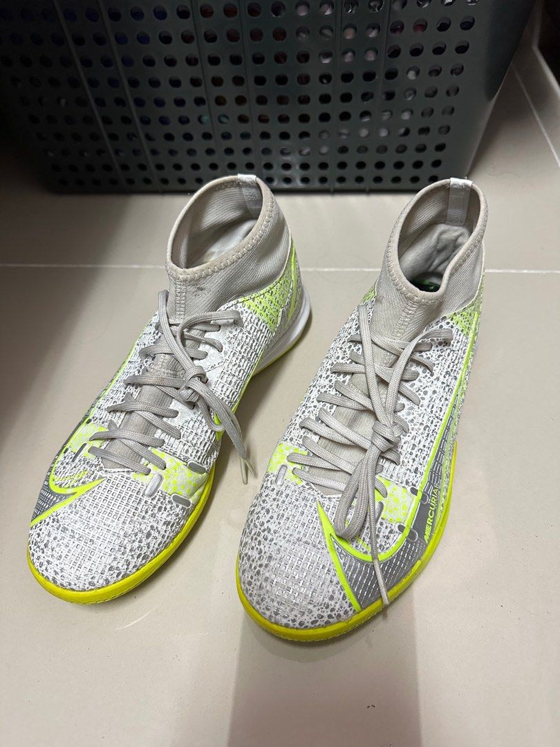 Futsal shoes 2024 high cut