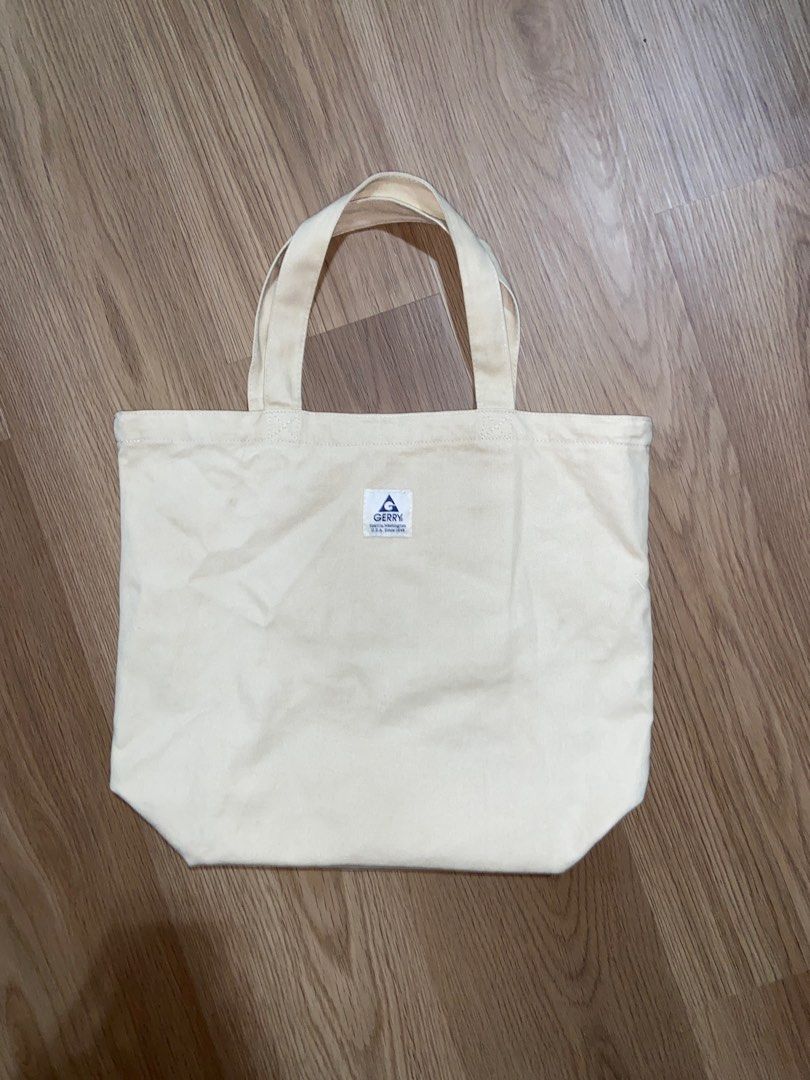 Gerry Life Outdoor Tote Bag (Category: Tote Bags) located in Batangas. Submitted by 4ngstyy (Listing ID 1225258362, Image 2). Description: .