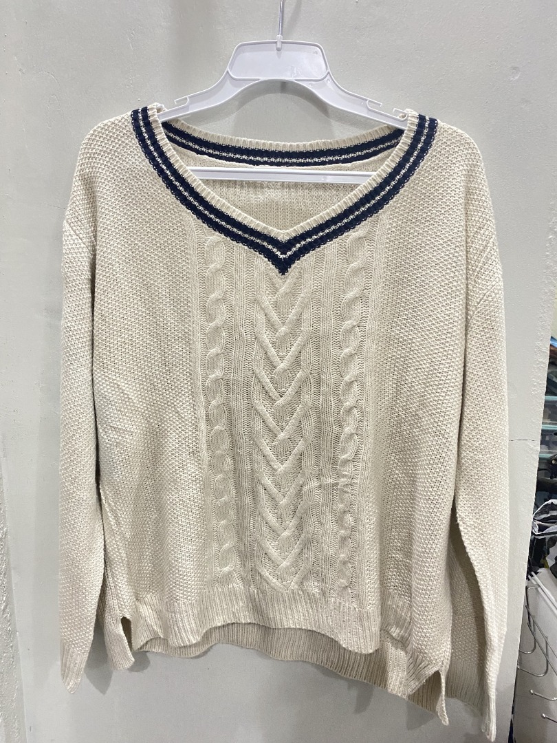 GU by Uniqlo Knitwear Rajut Kepang Korea Broken White Cable Knitwear