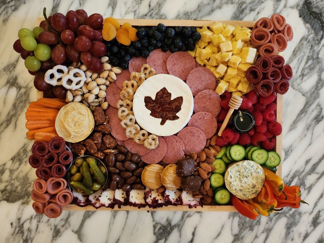 (Halal) Charcuterie board, Food & Drinks, Other Food & Drinks on Carousell