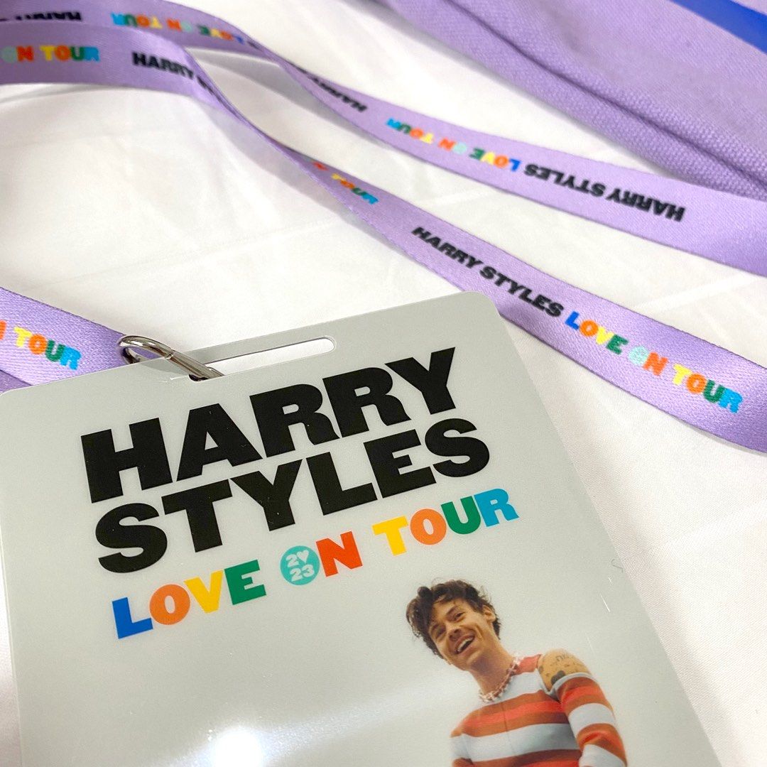 Harry Styles Love on Tour Tokyo Japan - VIP Merch HSLOT, Hobbies & Toys,  Memorabilia & Collectibles, Fan Merchandise on Carousell