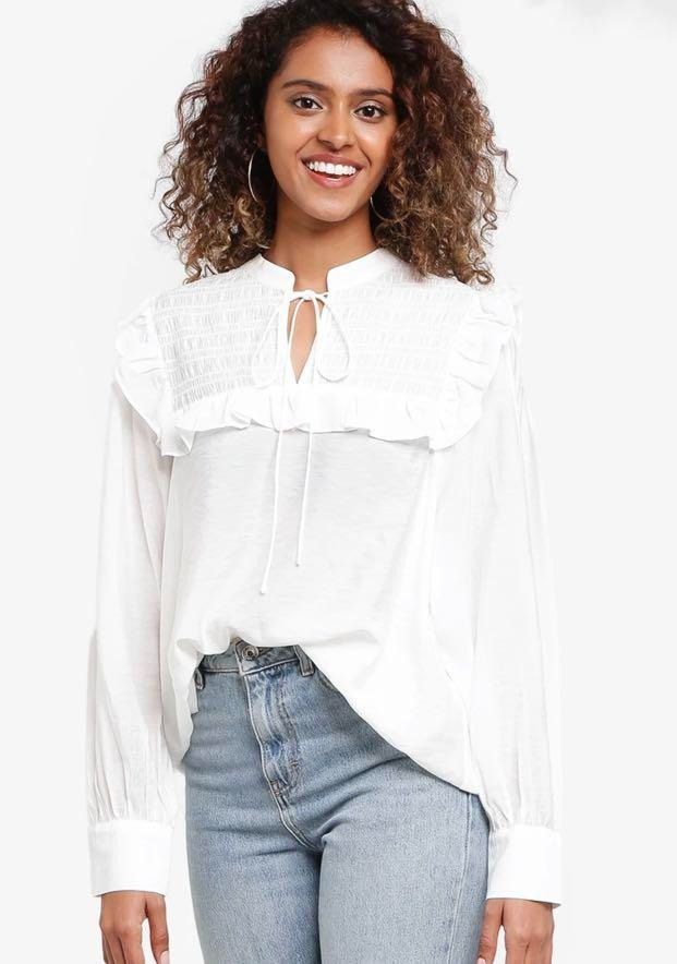 H&m white 2025 ruffle blouse