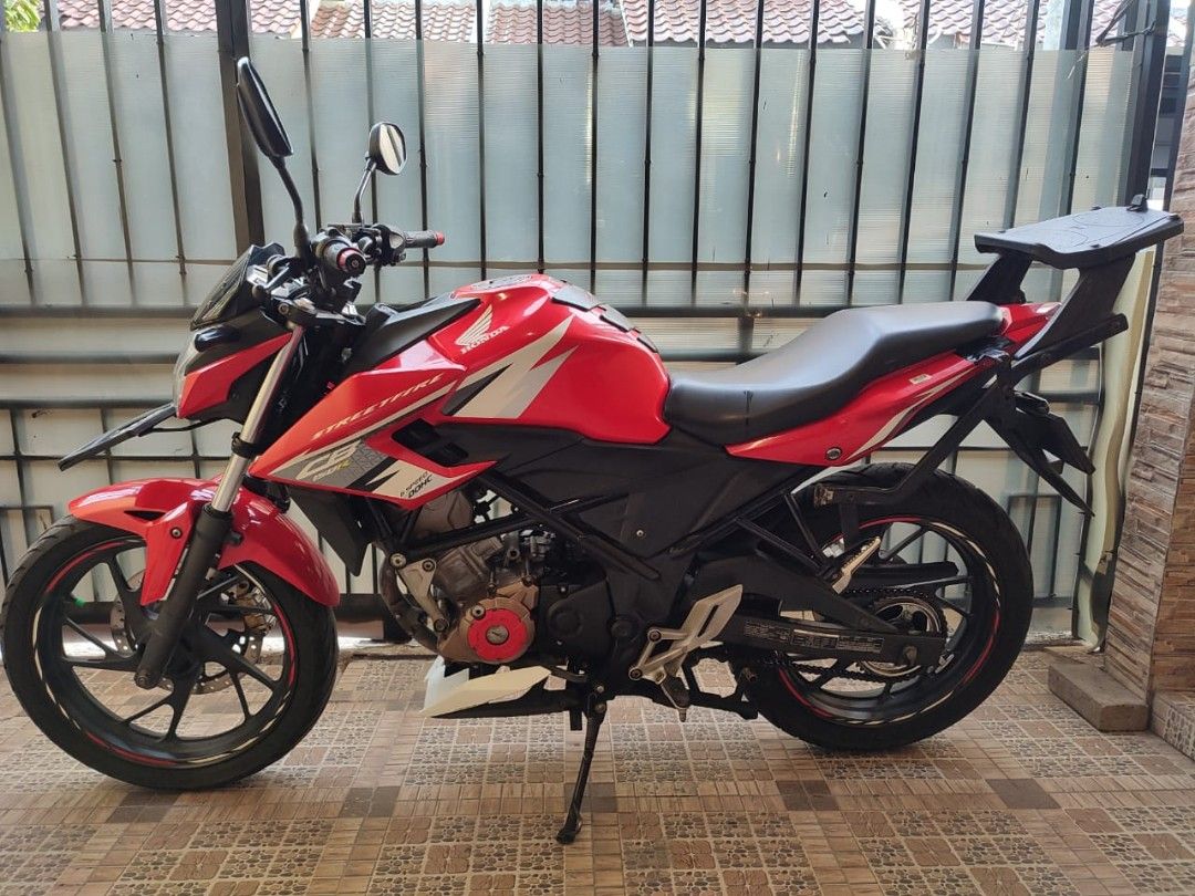 Box outlet motor cb150r