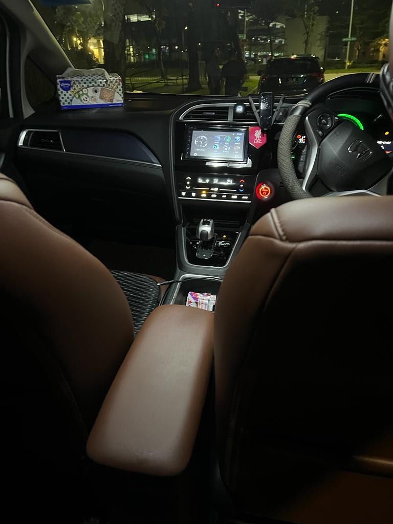 Honda Shuttle Hybrid CDW Included / PHV Rental, Cars, Car Rental on