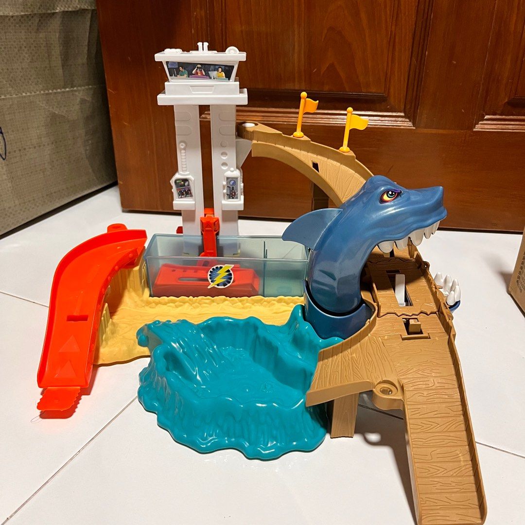 Hot wheels color 2025 shifters sharkport showdown trackset
