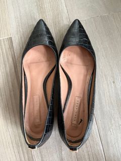 Hugo Boss Black Embossed leather kitten heels / pumps