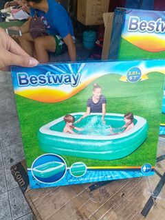 INFLATABLE POOL with free electric pump