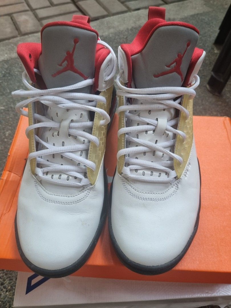 jordan maxin 200 red and black