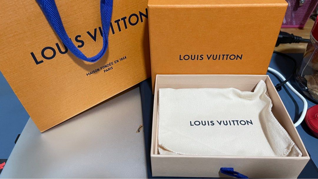 LV Wallet Box with Dust Bag, Luxury, Accessories on Carousell