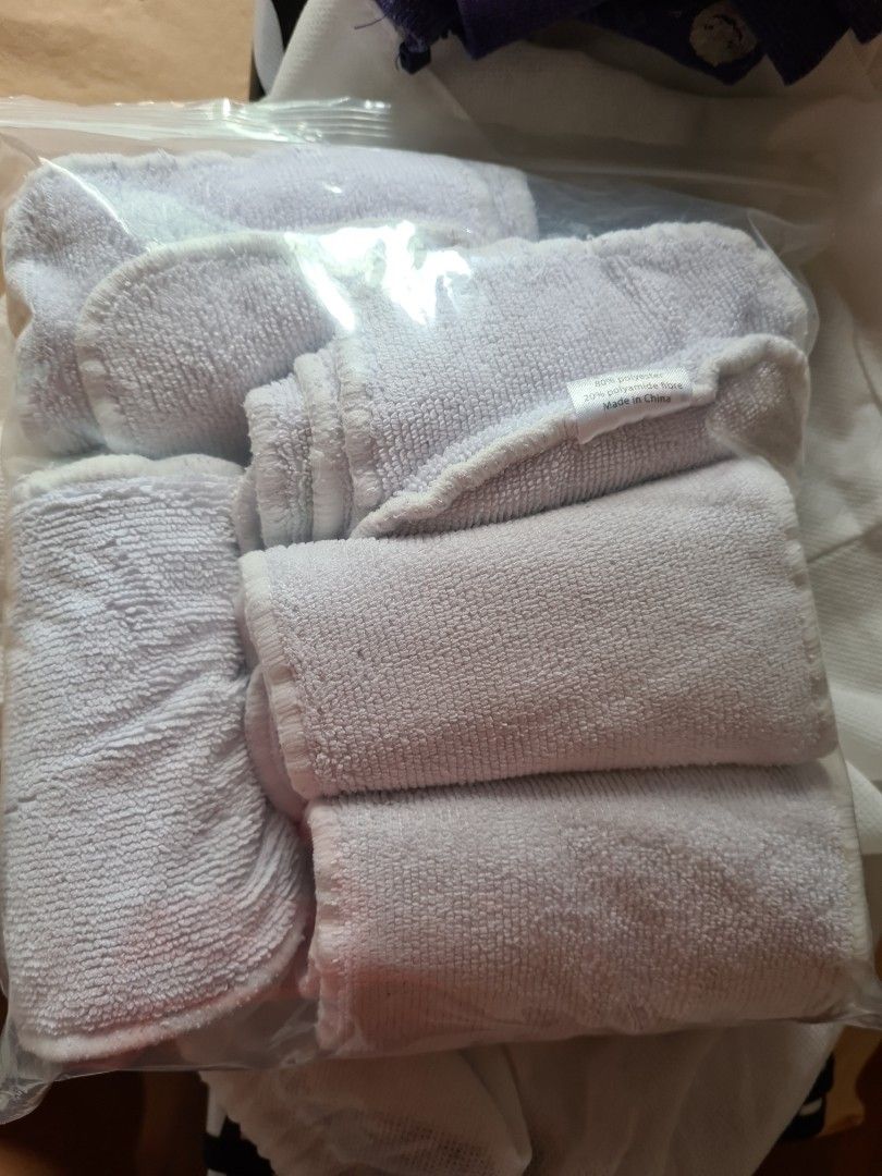 Microfibre inserts (Category: Diapers & Baby Wipes) located in Singapore. Submitted by cowudder (Listing ID 1225190726, Image 1). Description: alvababy microfibre inserts washed according to clean cloth nappies guidelines. self collect or top up for postage.