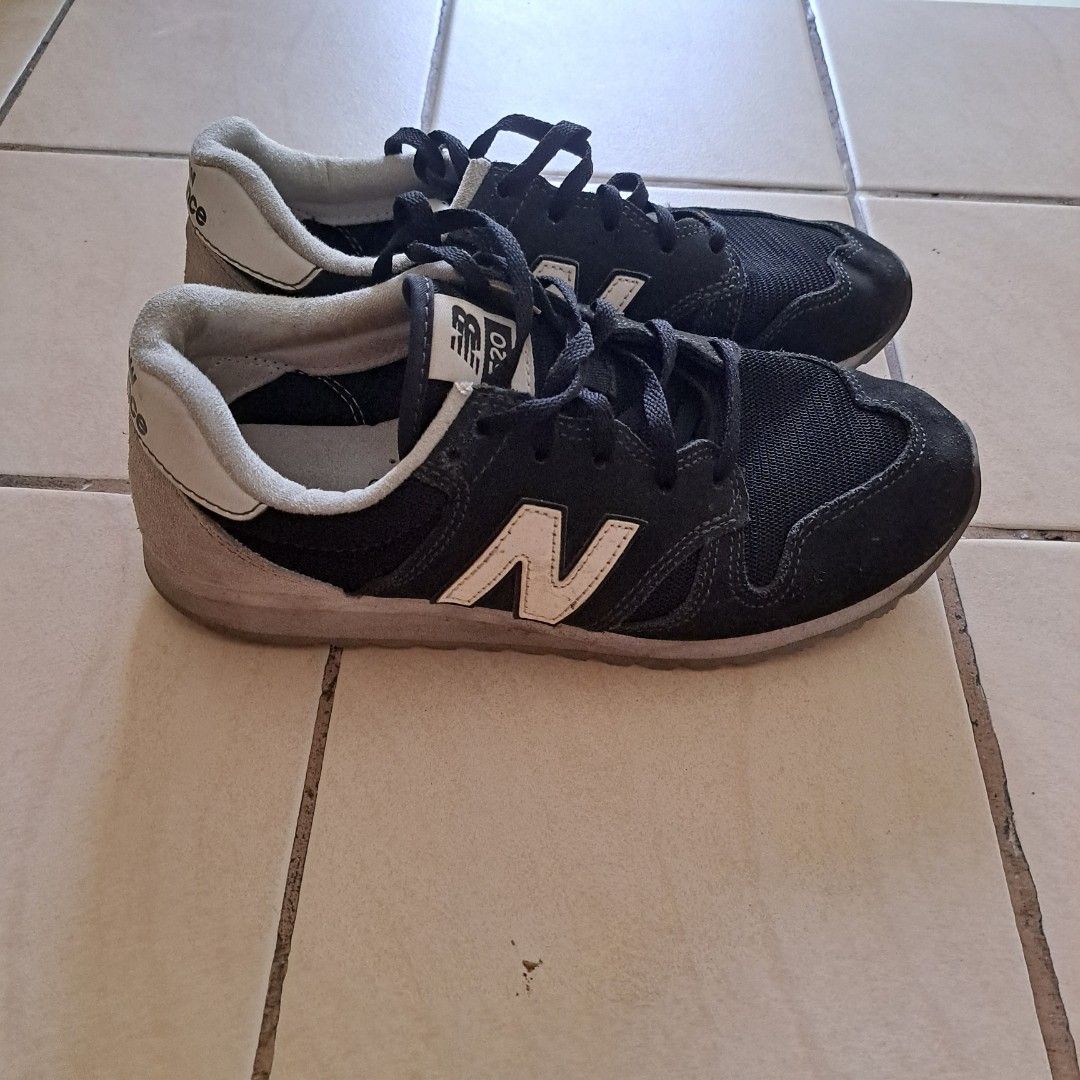 New balance 520 sales black with tan