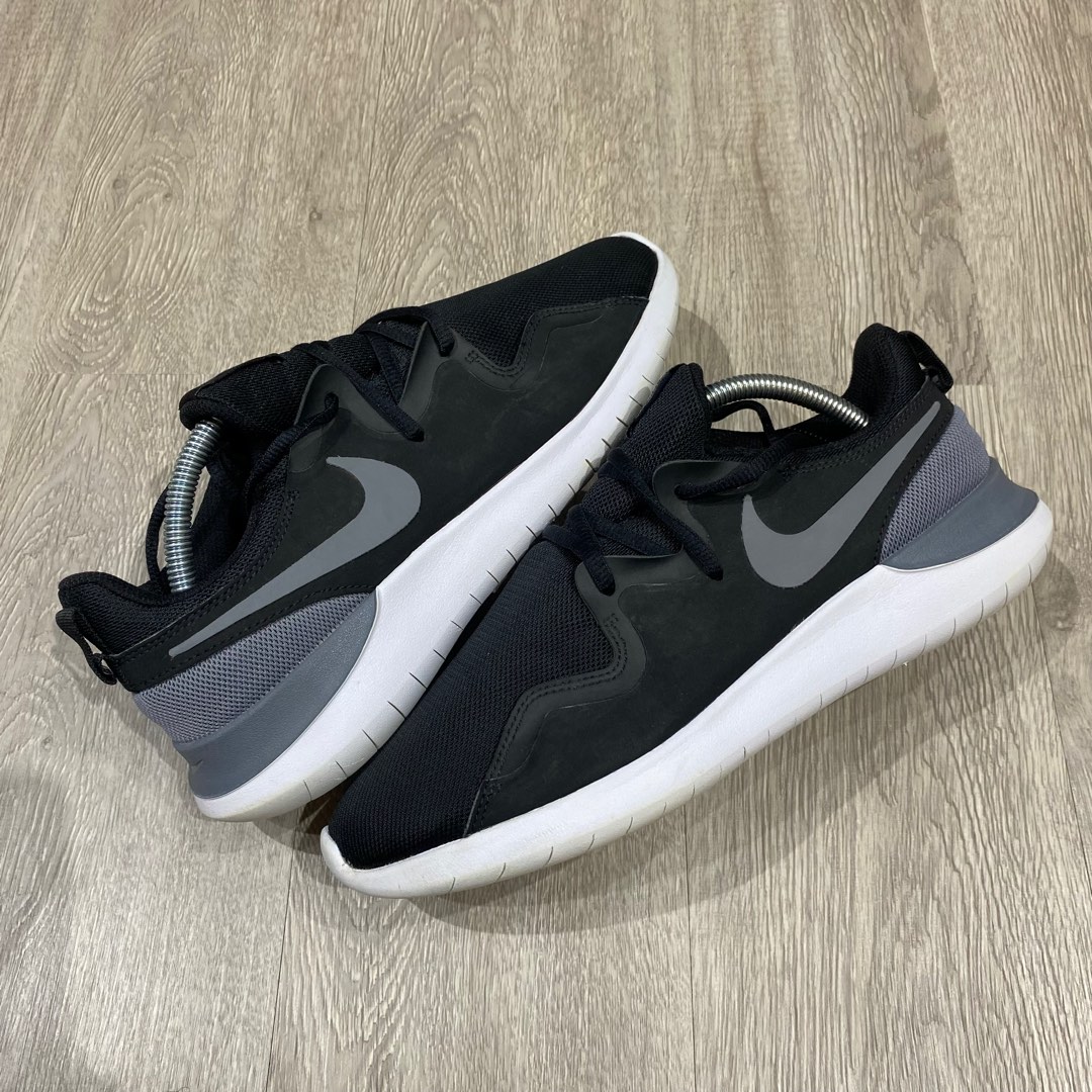 Nike air tessen 7.5uk kod1106