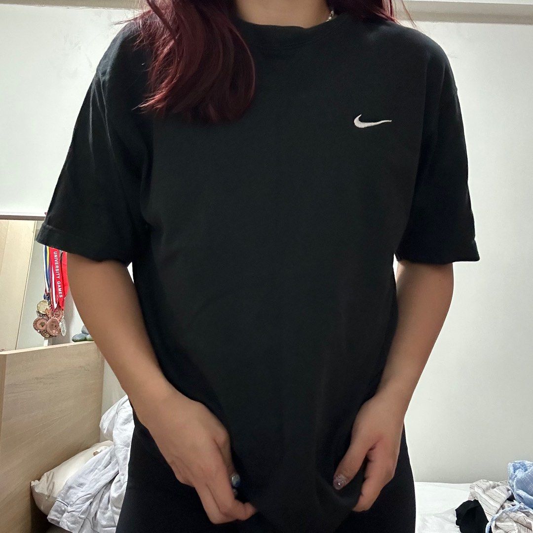 nike middle tick t shirt