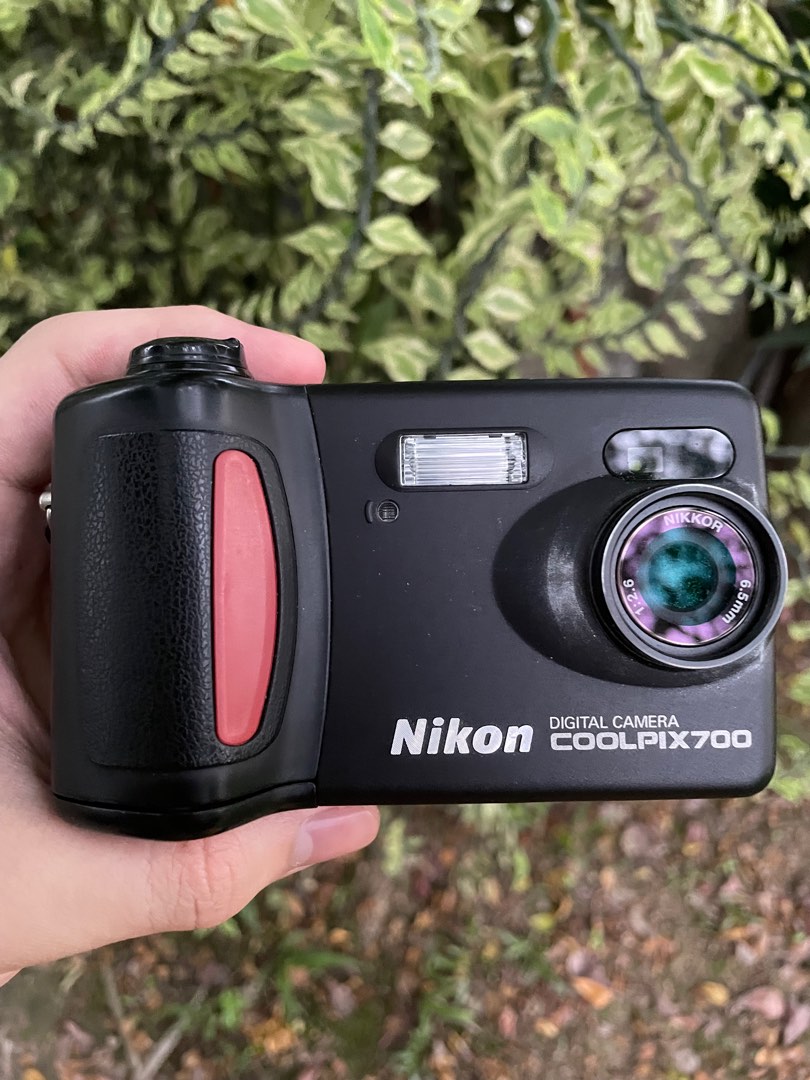 Nikon Coolpix 700 CCD Digital Camera, Photography, Cameras on Carousell